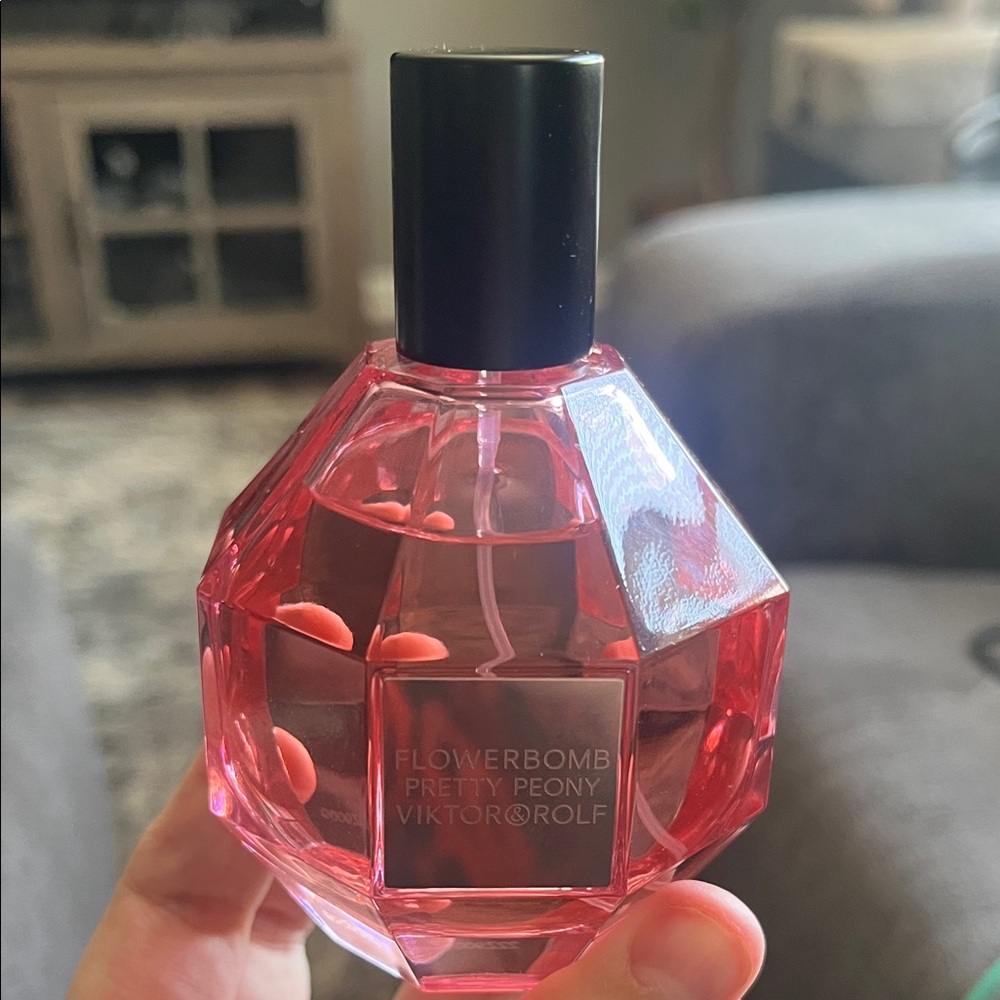 Viktor & Rolf Flowerbomb Pretty Peony ***does not have original cap/nozzle!!!*